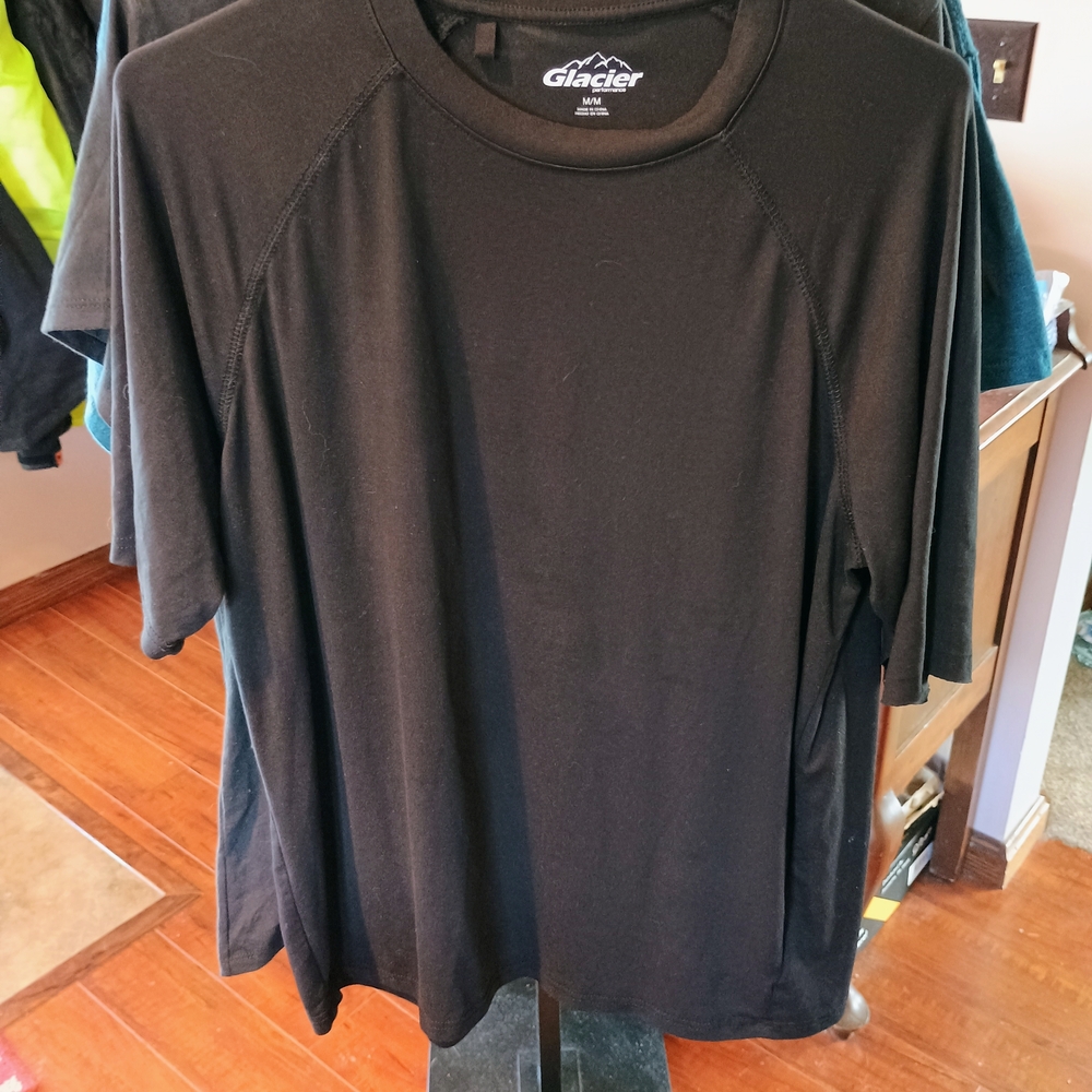 Glacier Black Short Sleeve Men's Tee Bin 11